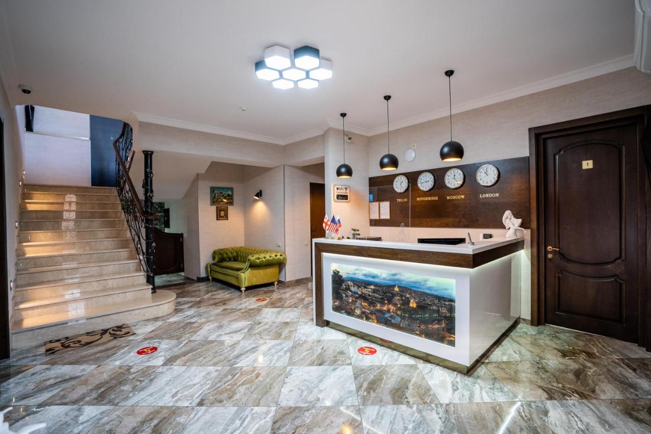 Siberia Hotel Tbilisi Buitenkant foto Reception